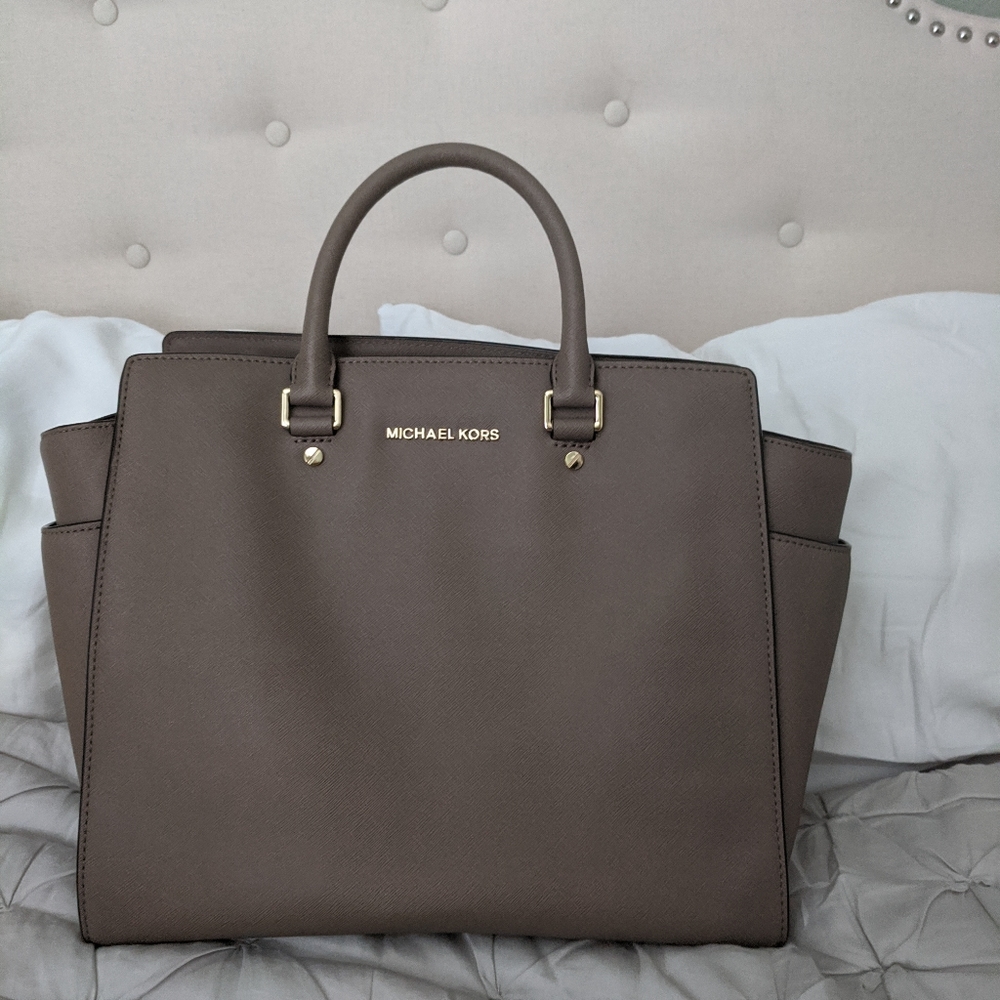 Michael Kors | Extra Large Selma Satchel in Dune